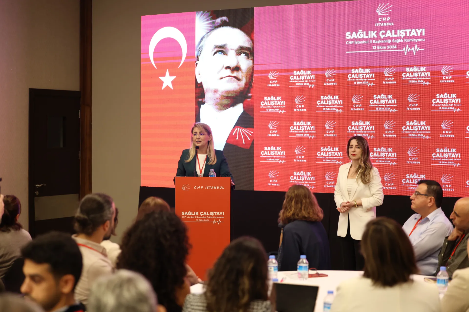 BAŞKAN OVALIOĞLU SAĞLIK ÇALIŞTAYINDA KONUŞTU: “İNSANDAN VE YAŞAMDAN YANA TUTUMUMUZU KARARLILIKLA SÜRDÜRECEĞİZ”