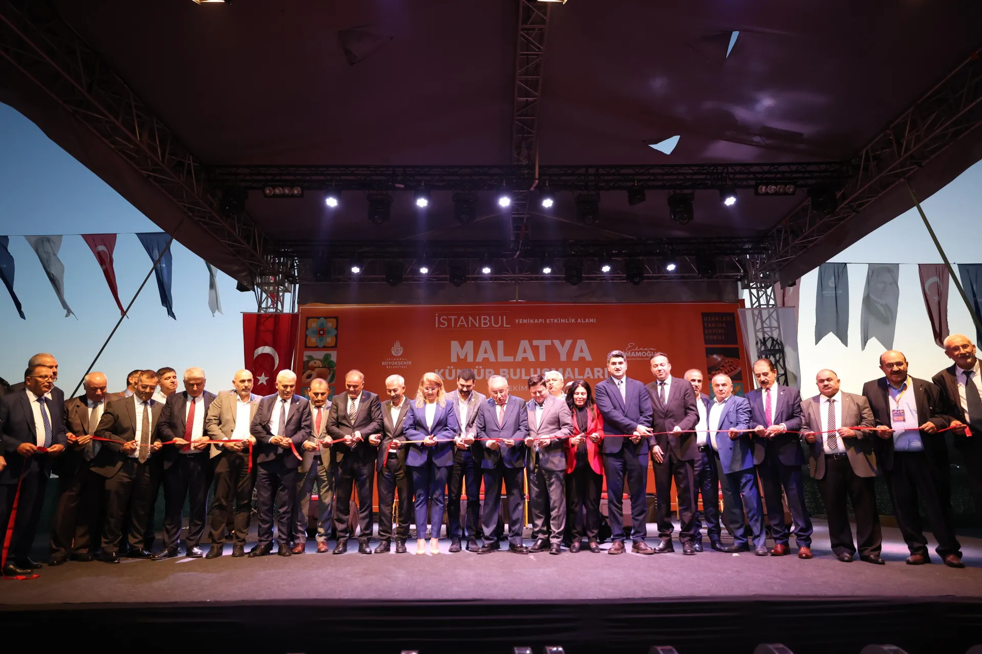 BAŞKAN OVALIOĞLU, MALATYA KÜLTÜR GÜNLERİ’NİN AÇILIŞINA KATILDI