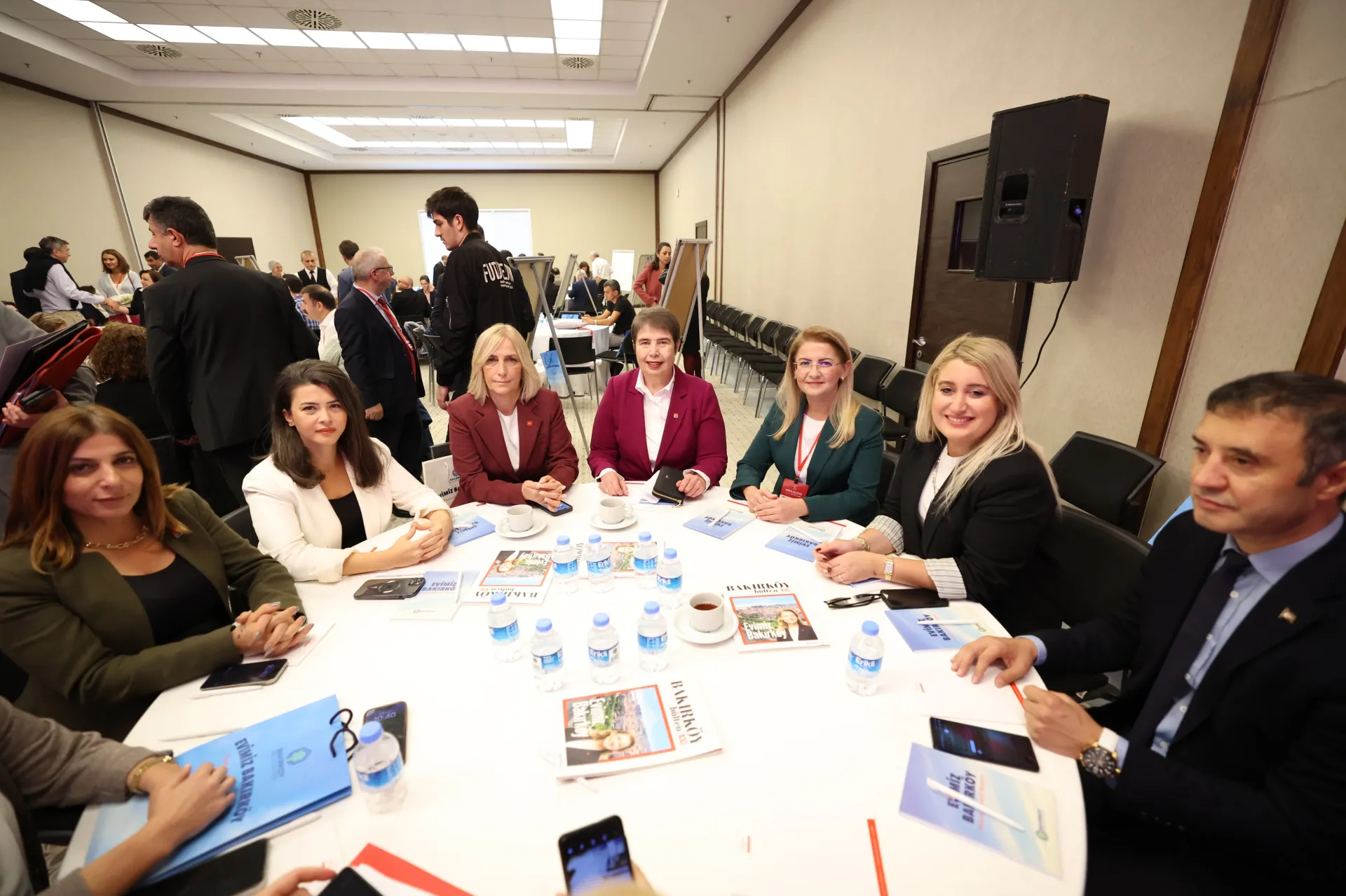 BAŞKAN OVALIOĞLU SAĞLIK ÇALIŞTAYINDA KONUŞTU: “İNSANDAN VE YAŞAMDAN YANA TUTUMUMUZU KARARLILIKLA SÜRDÜRECEĞİZ”