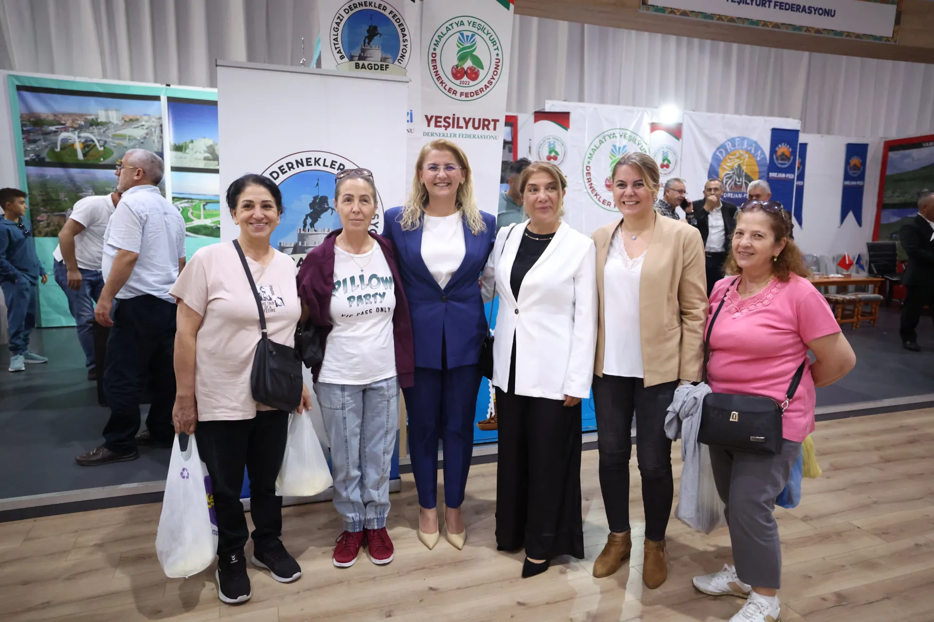 BAŞKAN OVALIOĞLU, MALATYA KÜLTÜR GÜNLERİ’NİN AÇILIŞINA KATILDI